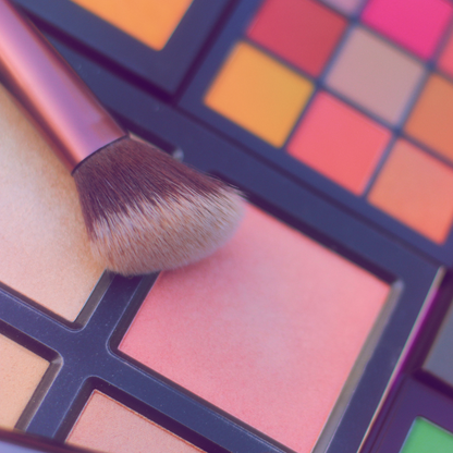 Ultra-pigmented eyeshadow palette