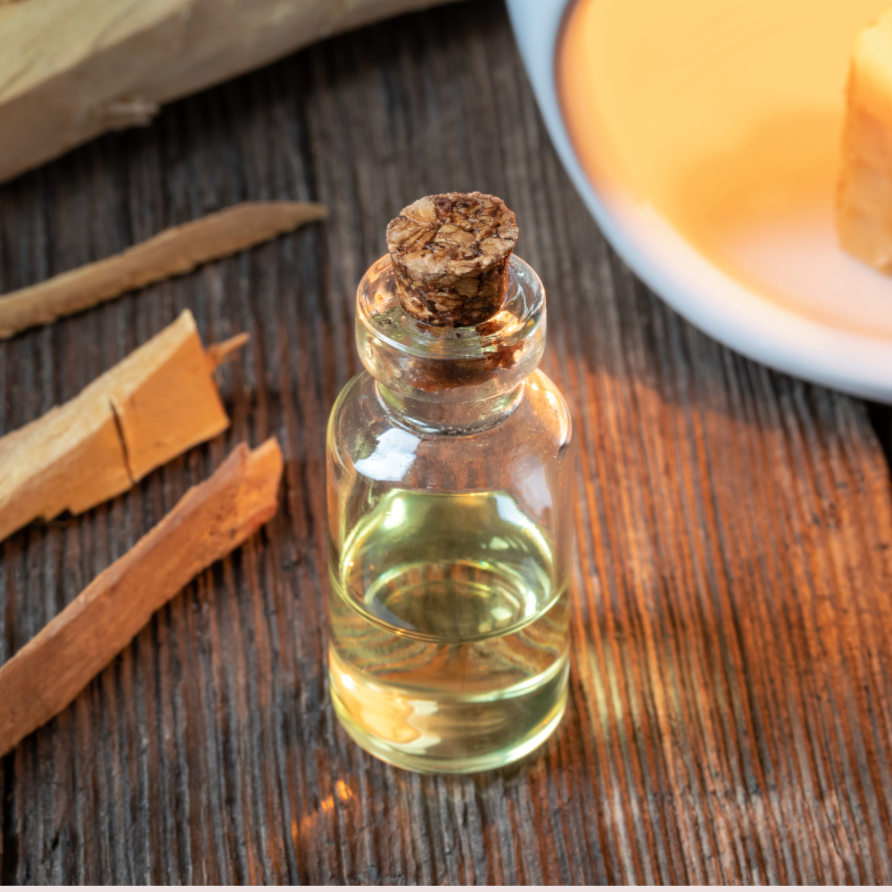 Spicy sandalwood essence cologne